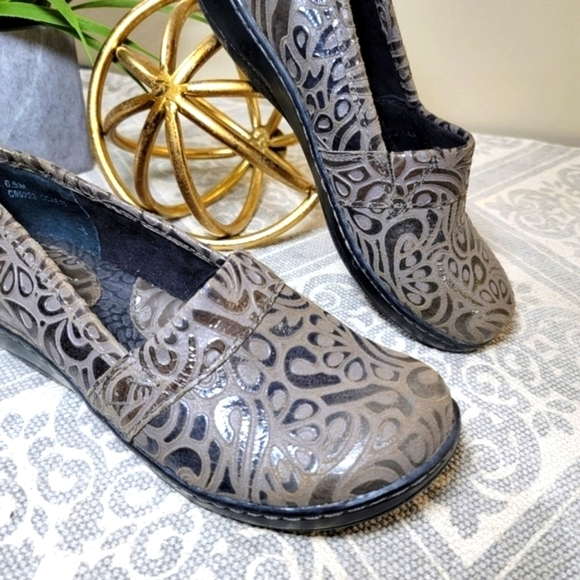 B.O.C. Howell Tooled Leather Flats Loafers Clogs Size 6.5 - Picture 3 of 16
